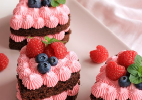 mini heart cake
