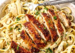 chicken alfredo with zoodles Pat dry, spice, creamy, juicy, garnish